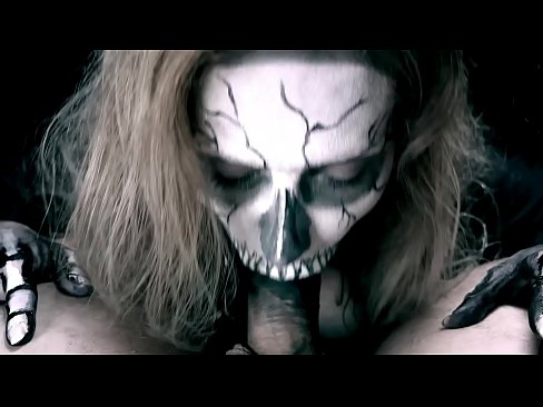 ❤️ ʻO ke kaikamahine daimonio e omo ana i ka moa me kona waha ʻeleʻele a me ka ʻai ʻana. ☑ Quality sex ma porn haw.sexogolic-info.ru ❌️
